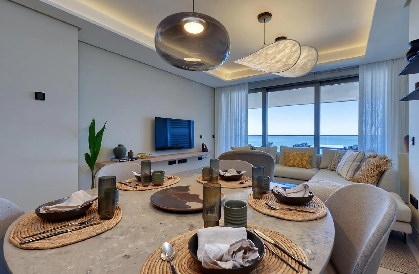 Luxury Beach Front 2 Bed Apartment In Malaga Towers