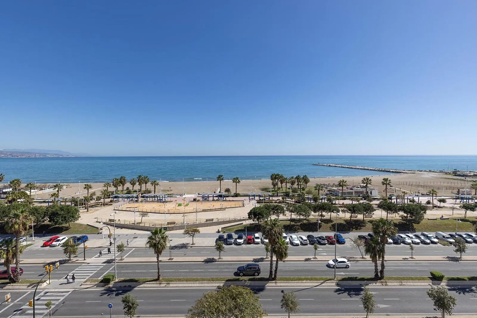 Luxury Beach Front 2 Bed Apartment In Malaga Towers