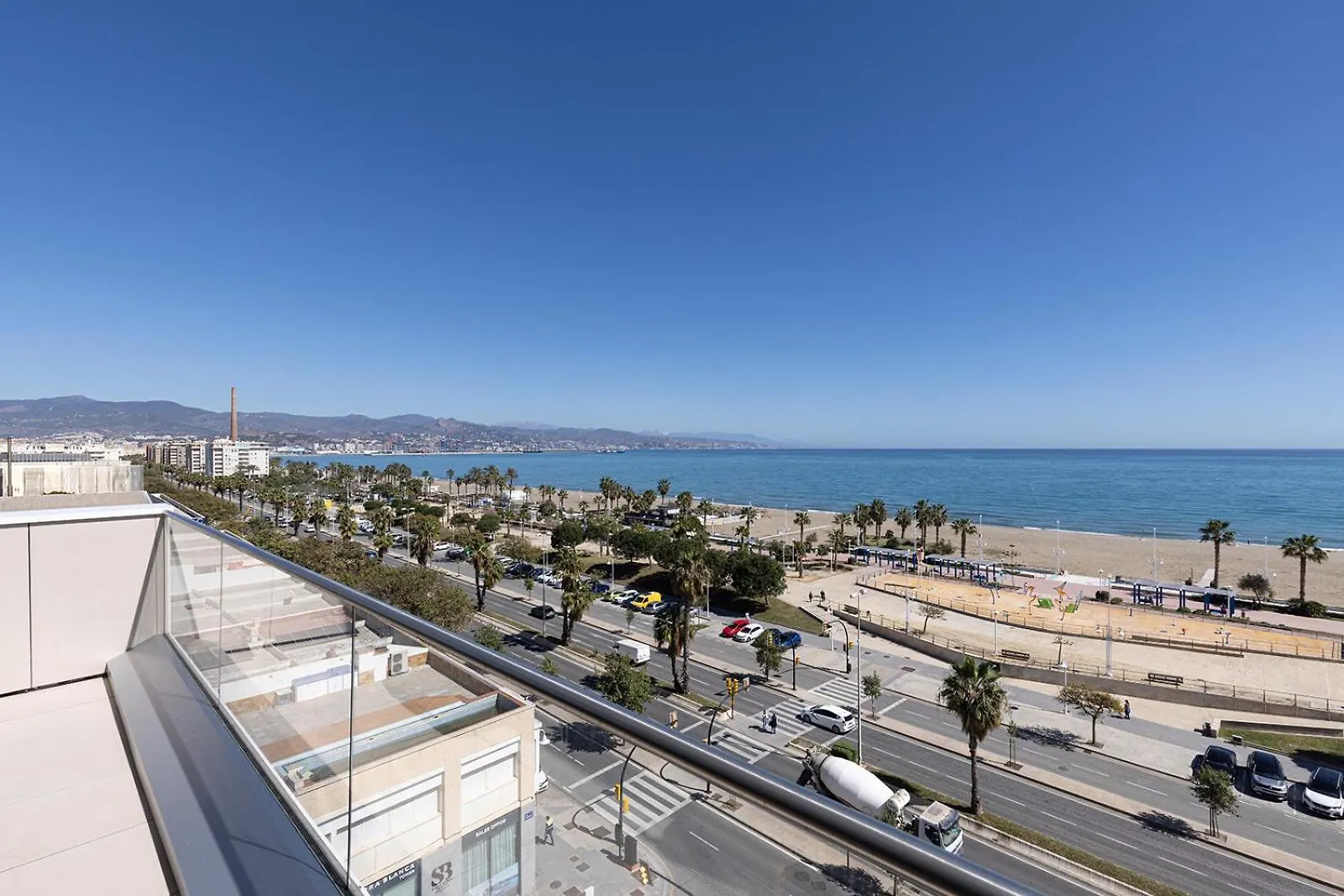 Luxury Beach Front 2 Bed Apartment In Malaga Towers Spain
