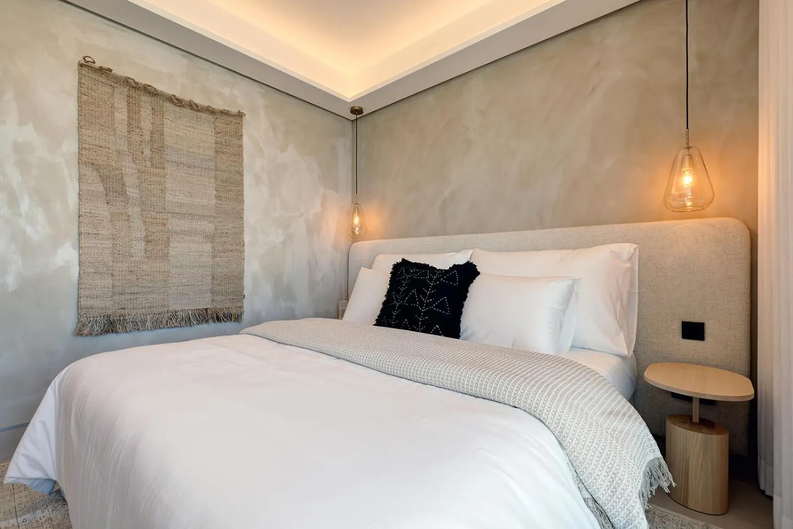 Luxury Beach Front 2 Bed Apartment In Malaga Towers