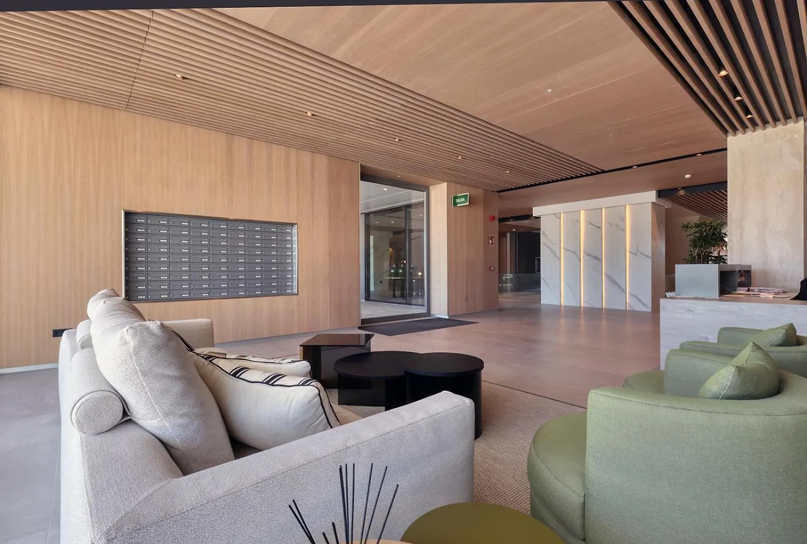 Luxury Beach Front 2 Bed Apartment In Malaga Towers