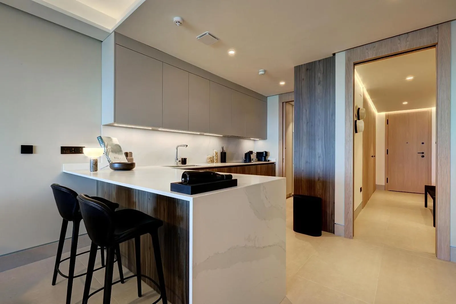 Luxury Beach Front 2 Bed Apartment In Malaga Towers