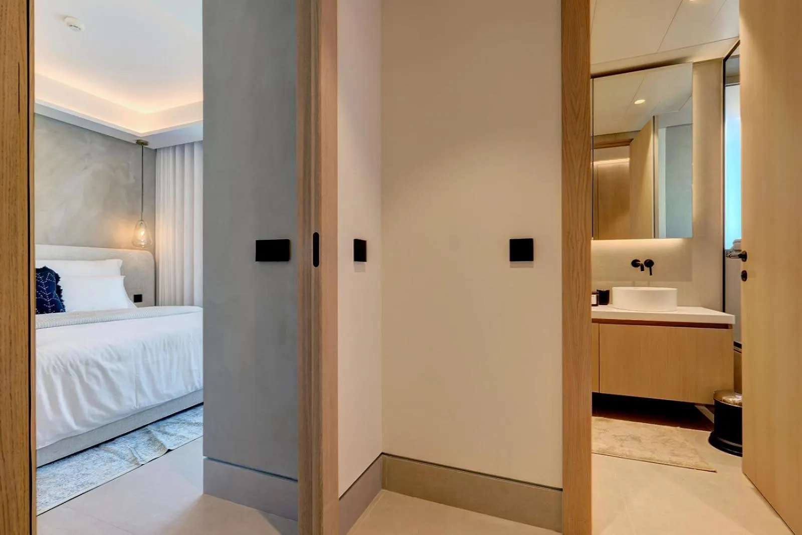 Luxury Beach Front 2 Bed Apartment In Malaga Towers 0*,  Spain
