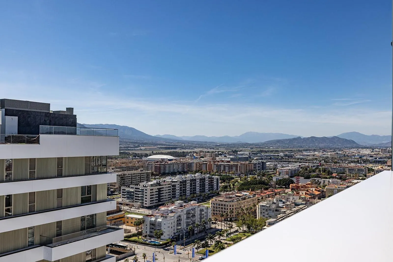 Luxury Beach Front 2 Bed Apartment In Malaga Towers 0*,